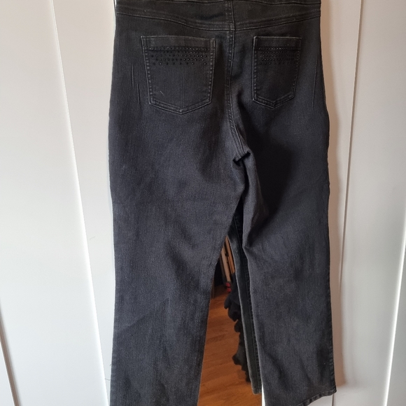 🌟2/$30 Sale!🌟 Northern Reflections Jeans with Bling - Picture 4 of 7